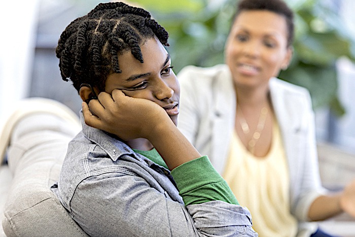 Maintenir l'autorité parentale à l'adolescence